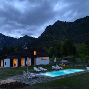 Ferienhaus Villa NINI mit eingezäunten GArten und privatem Swimmingpool Hunde willkommen