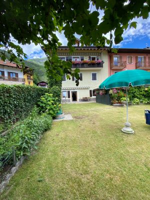 Bild 4: hundefreundliche Fewo Nina mit eigenem eingez. Garten+Pool am Ledrosee