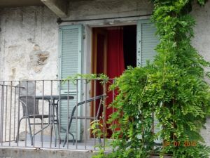 Lädt ein zum Sonnen und Plaudern