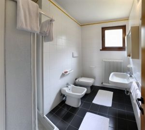 Bild 14: Ferienhaus Laura in Malcesine in einem 2500 m² großen Olivenhain