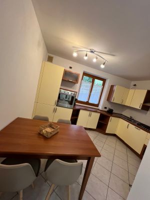 Bild 4: Ferienwohnung Valentina mit eingezäunte Terrasse am Ledrosee