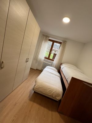 Bild 9: Ferienwohnung Valentina mit eingezäunte Terrasse am Ledrosee